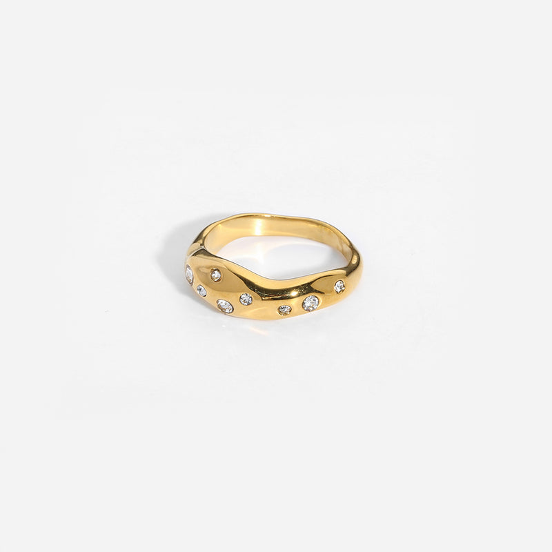 Elegant Wavy Gold Band 18k Gold Ring with Embedded Sparkling Zircon Stones